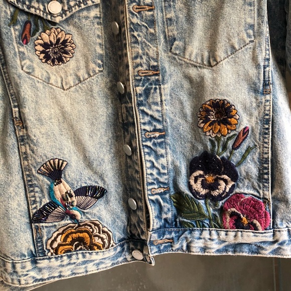 Embroidered denim humming bird jacket - Picture 5 of 6